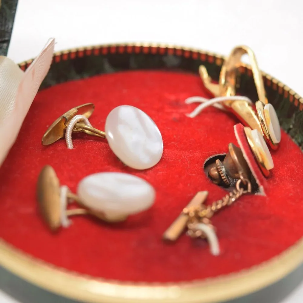 VTG 18 KT Gold Plated Mother of Pearl Cuff Links Money Clip Tie Tack Clasp Set